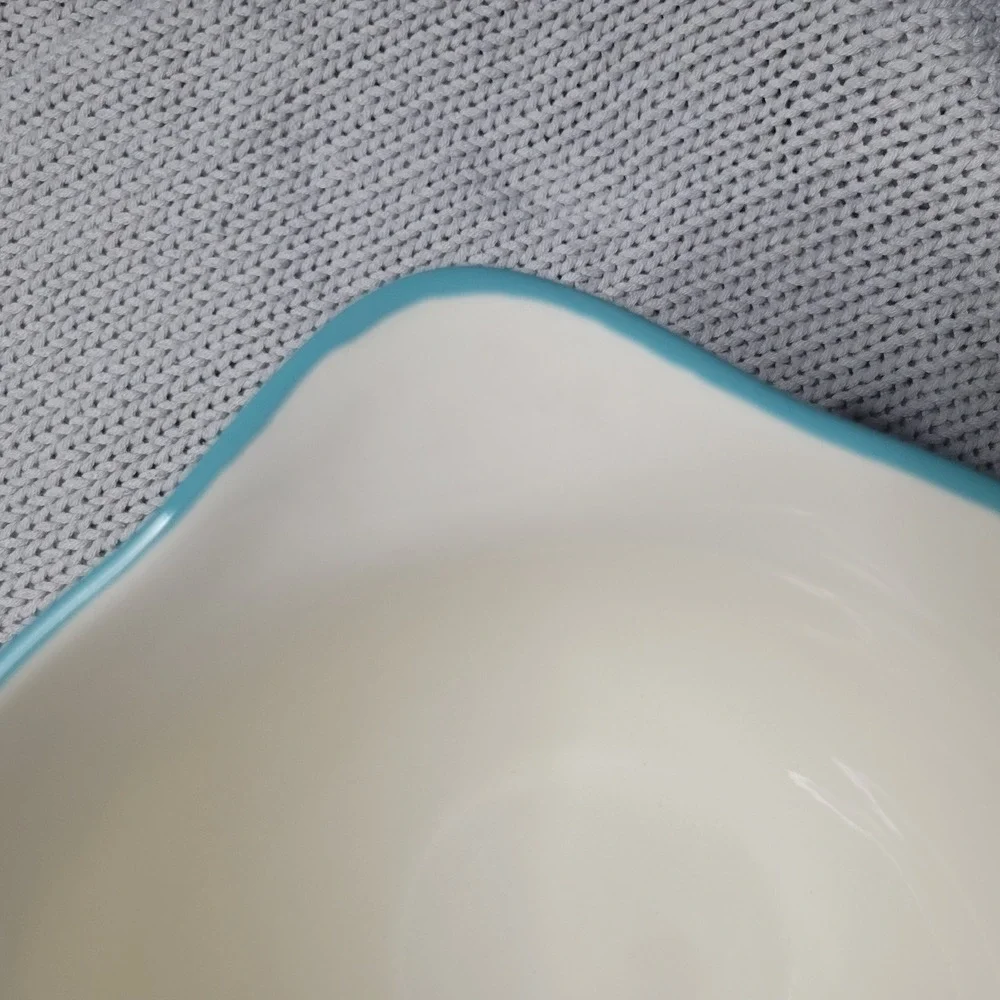 Pioneer Woman Red Polka Dot Turquoise Rim Stoneware Mixing Bowl Spout Handle